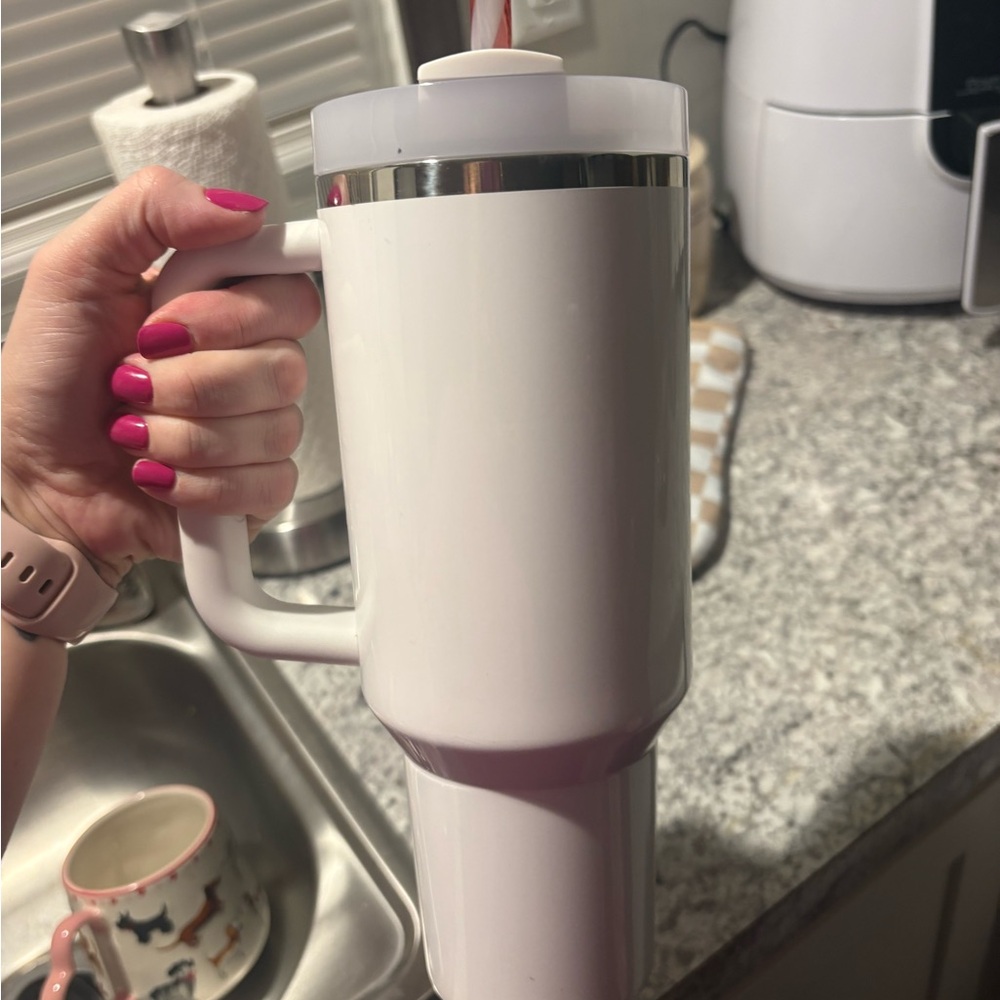 Stanley Limited Edition Christmas Cup - Picture 4 of 5
